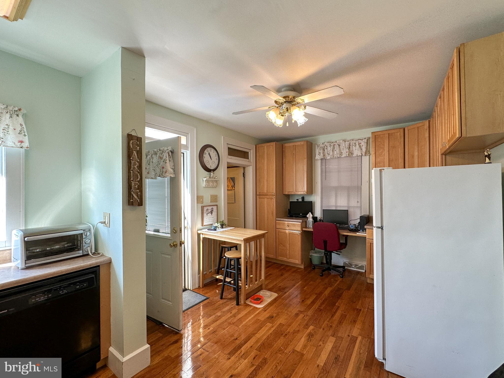 448 WALNUT STREET
