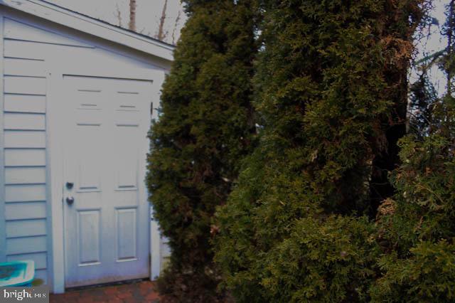 15 FROST AVENUE