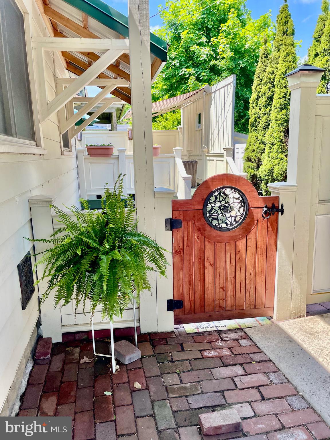 15 FROST AVENUE