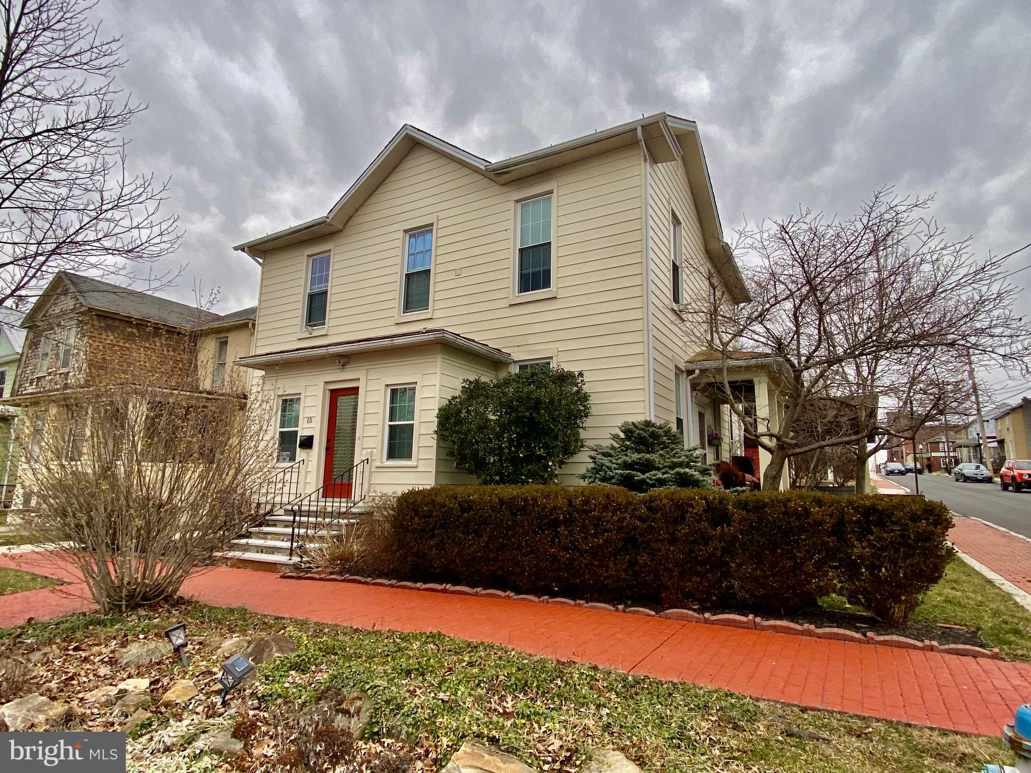 15 FROST AVENUE
