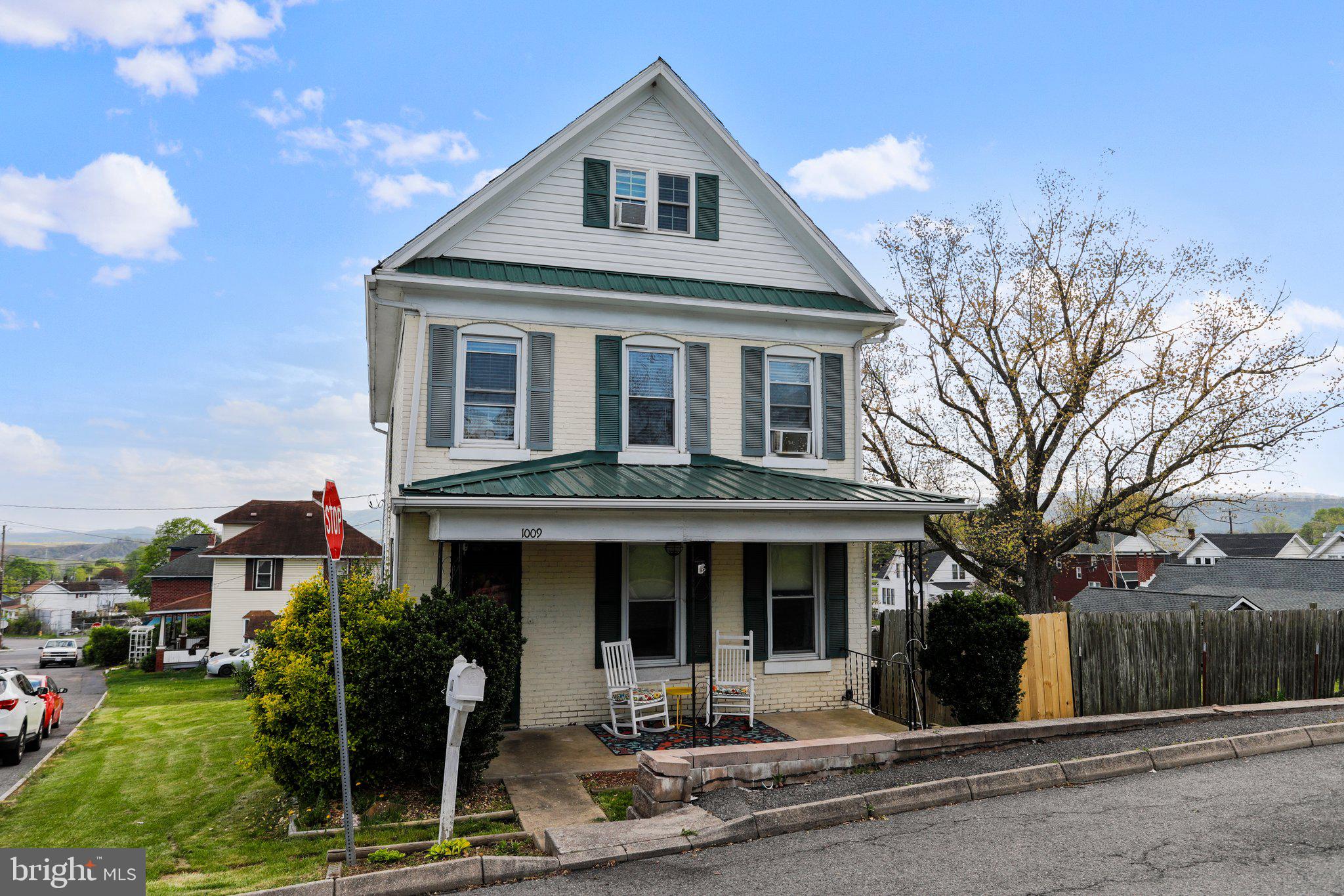 1009 MICHIGAN AVENUE