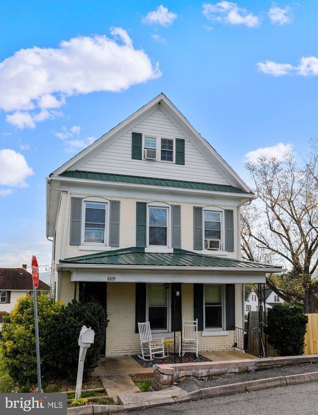 1009 MICHIGAN AVENUE