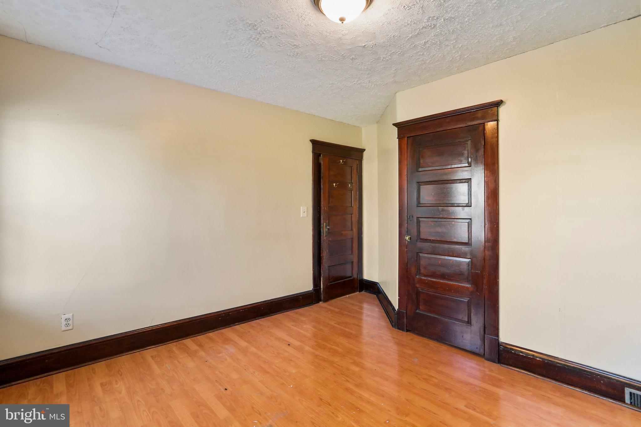 1009 MICHIGAN AVENUE