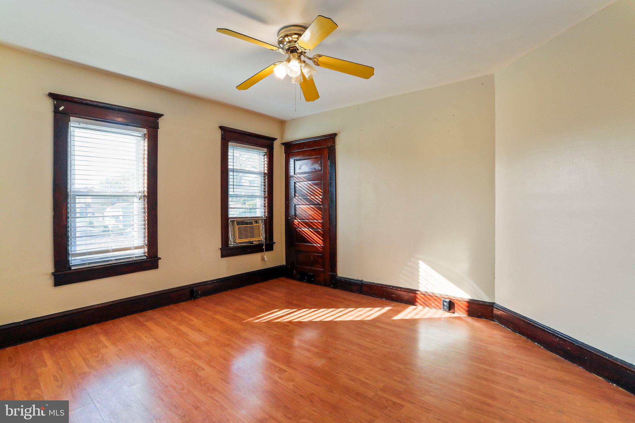 1009 MICHIGAN AVENUE