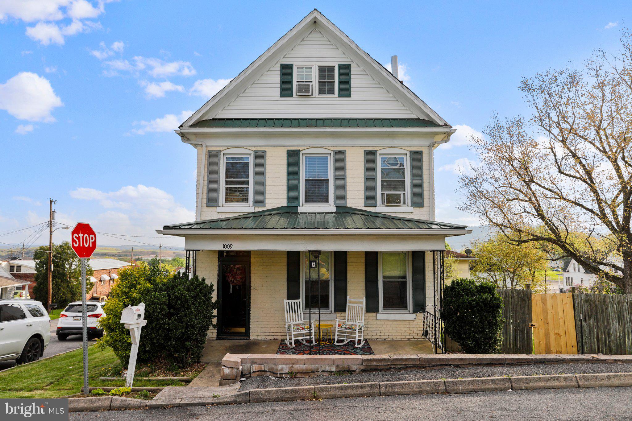 1009 MICHIGAN AVENUE