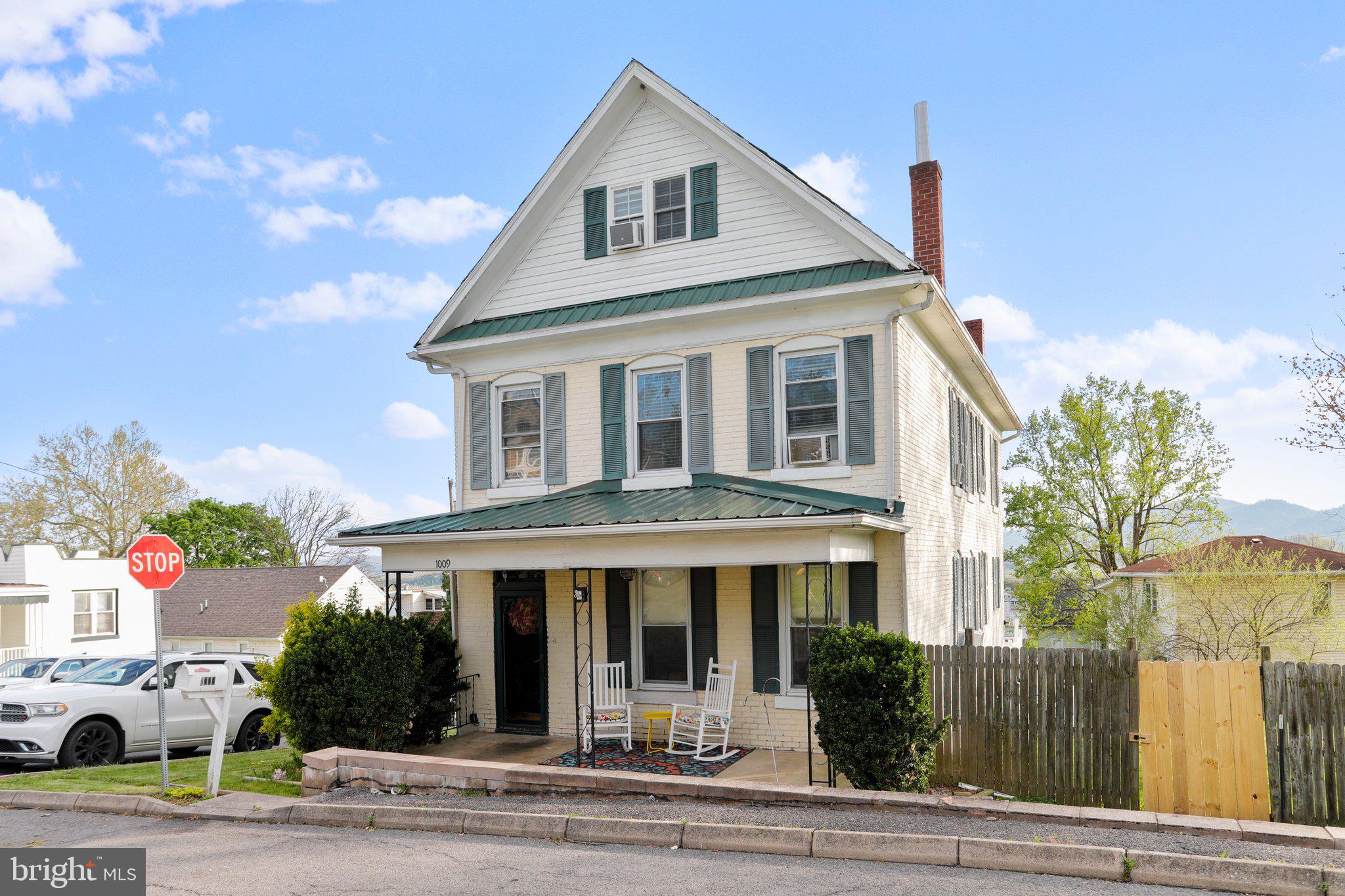 1009 MICHIGAN AVENUE