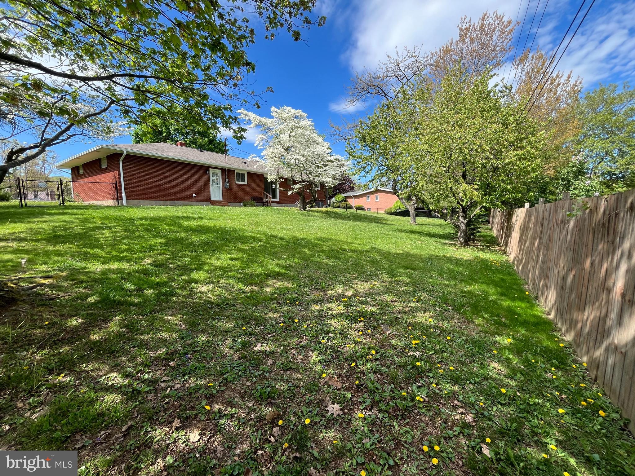59 HAWTHORNE DRIVE