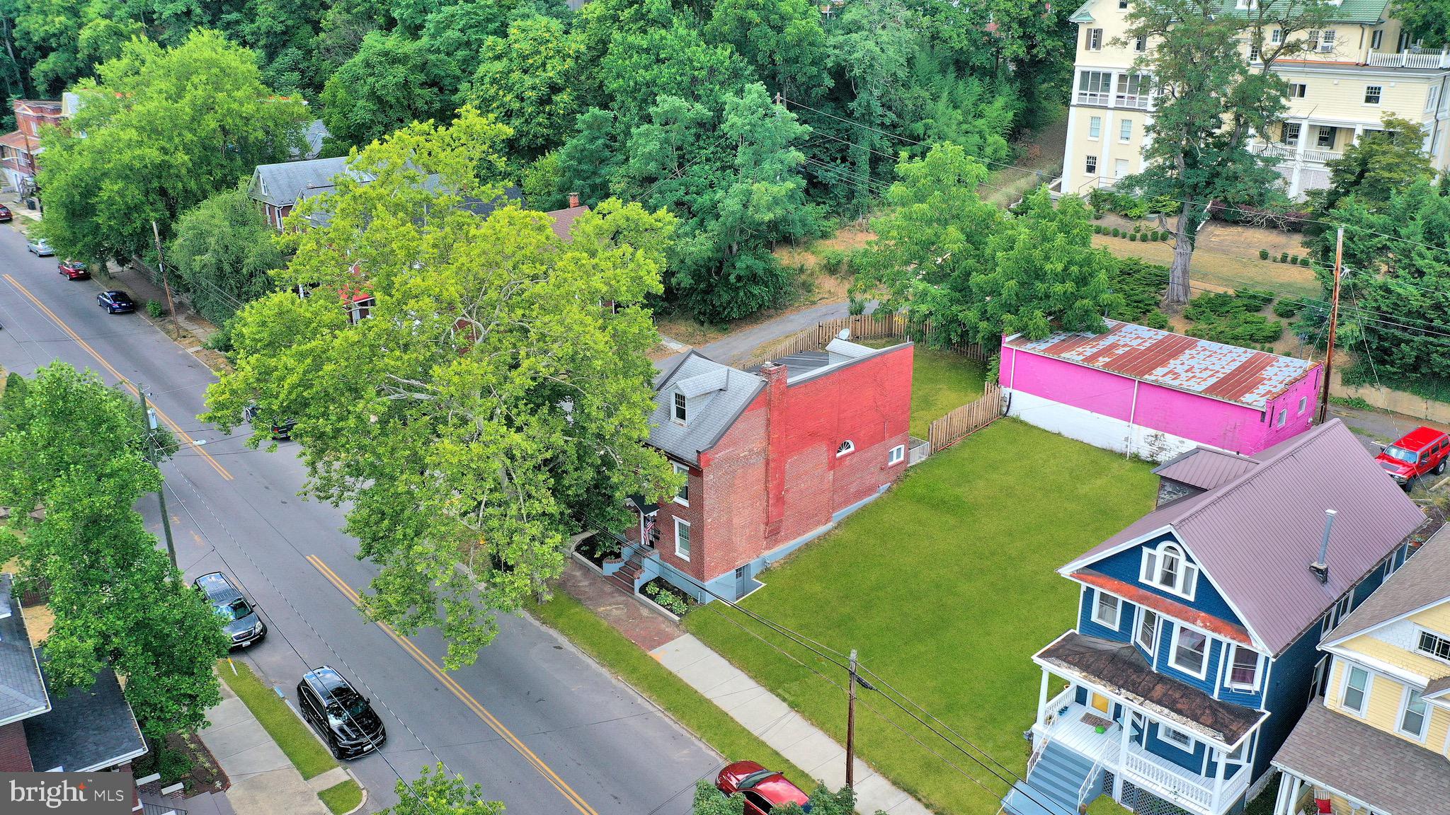 555 GREENE STREET