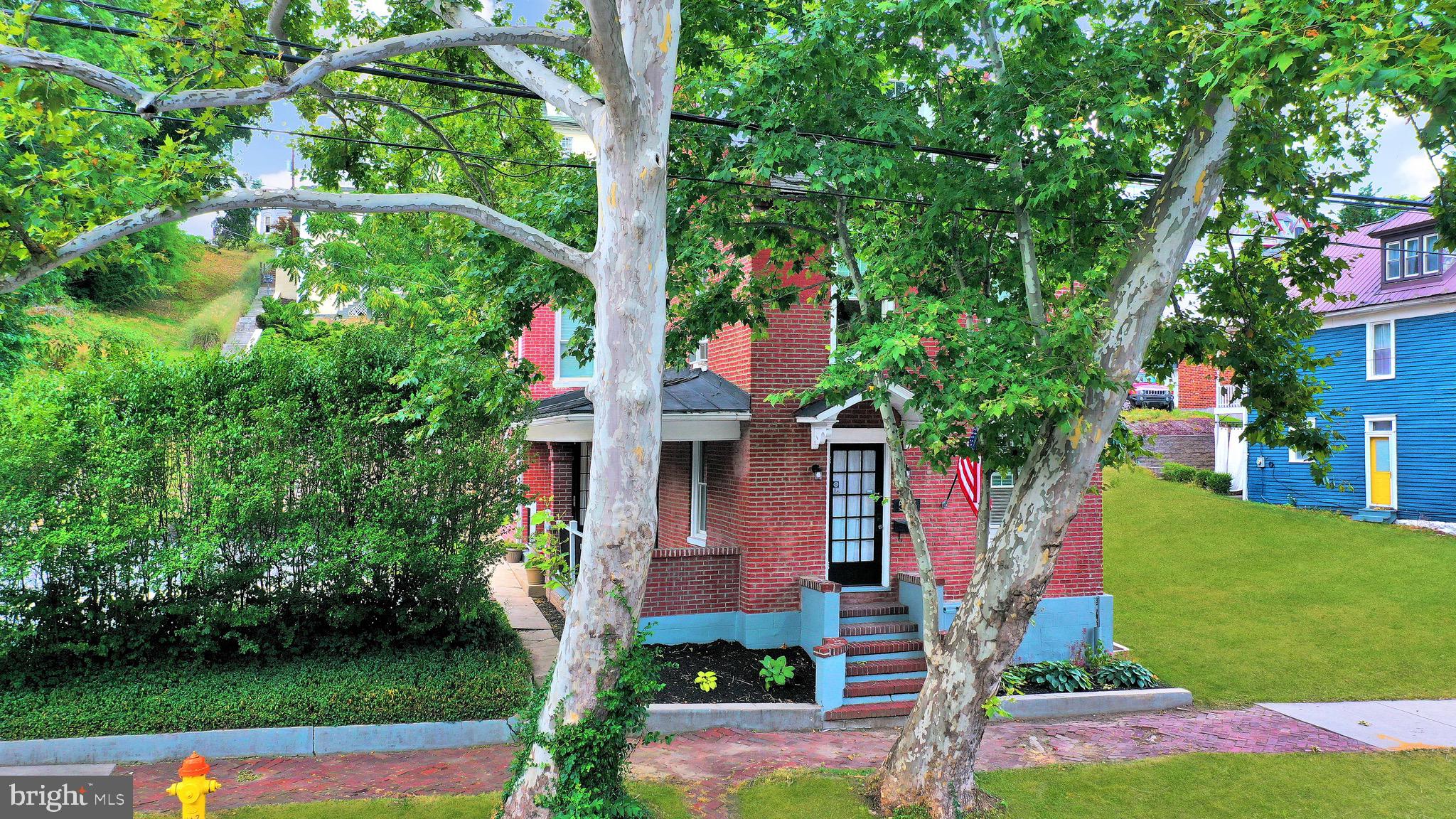 555 GREENE STREET