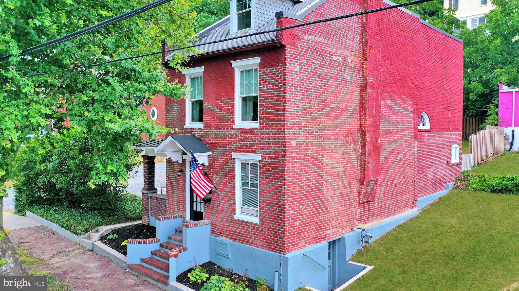 555 GREENE STREET