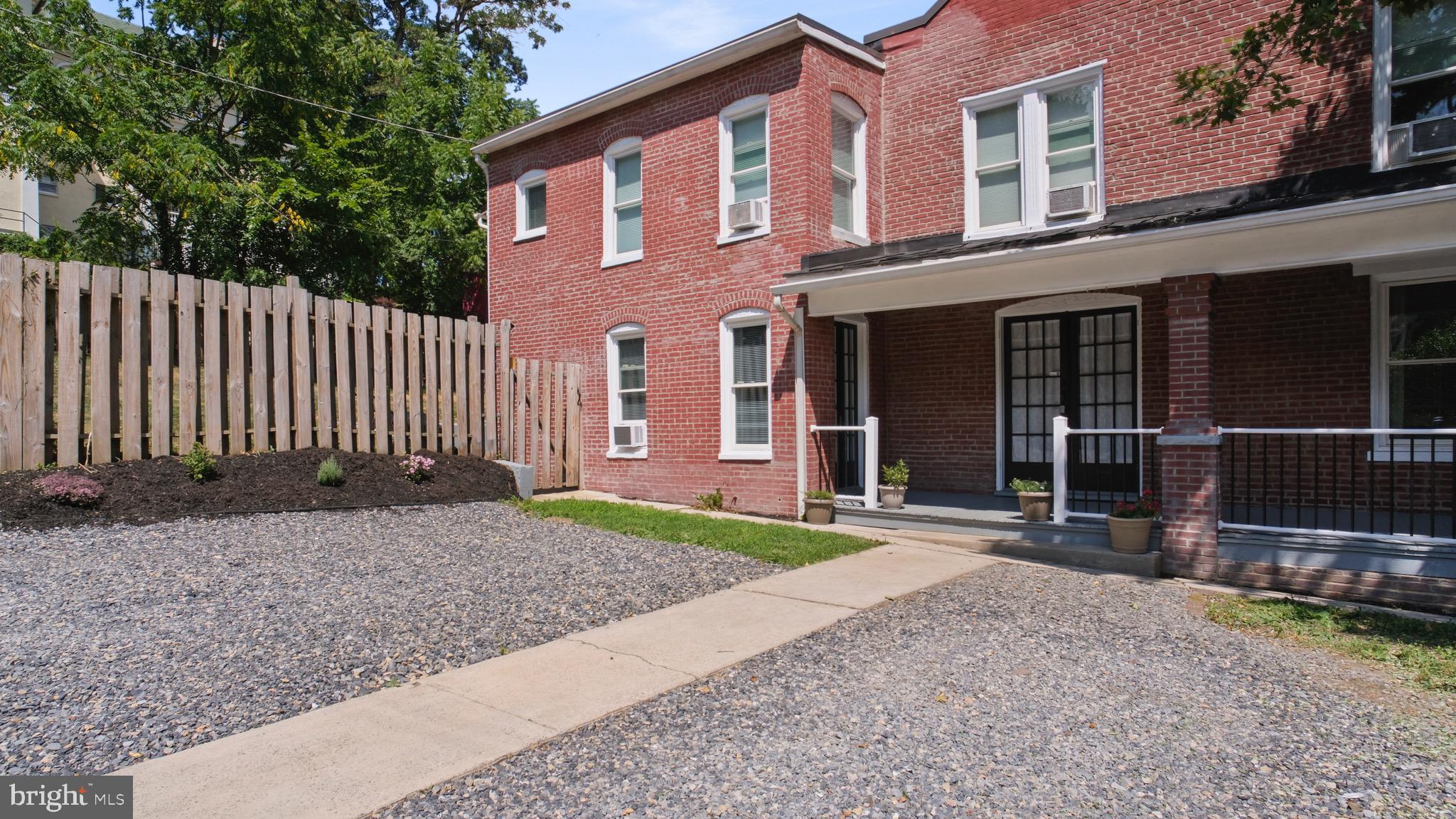 555 GREENE STREET