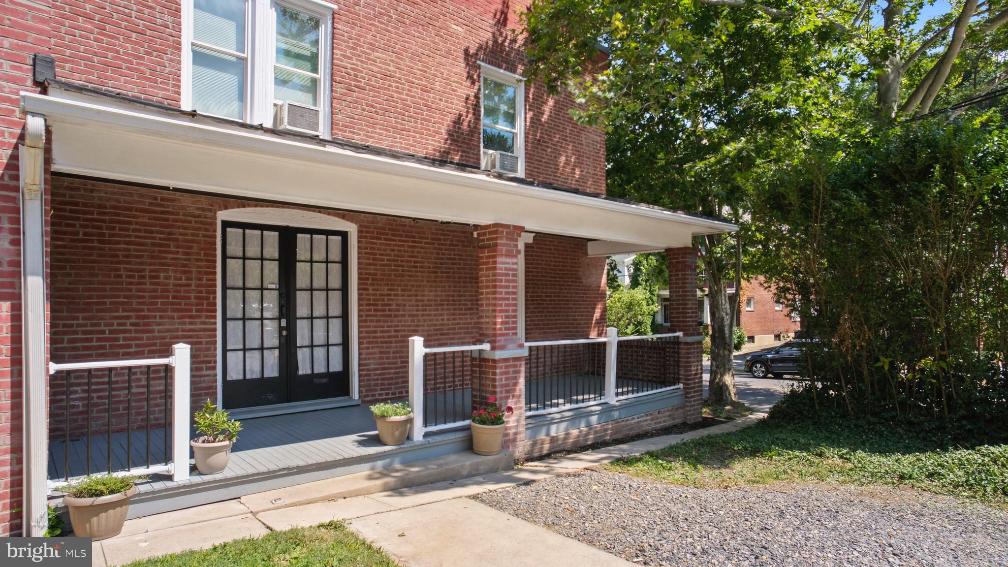 555 GREENE STREET