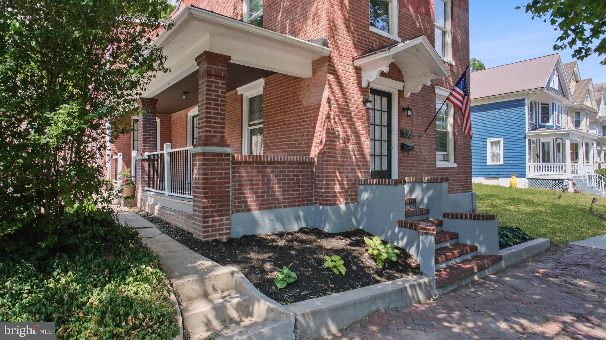 555 GREENE STREET