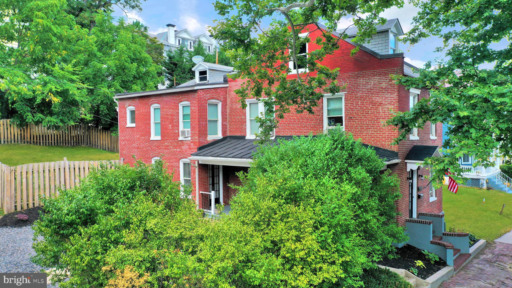 555 GREENE STREET