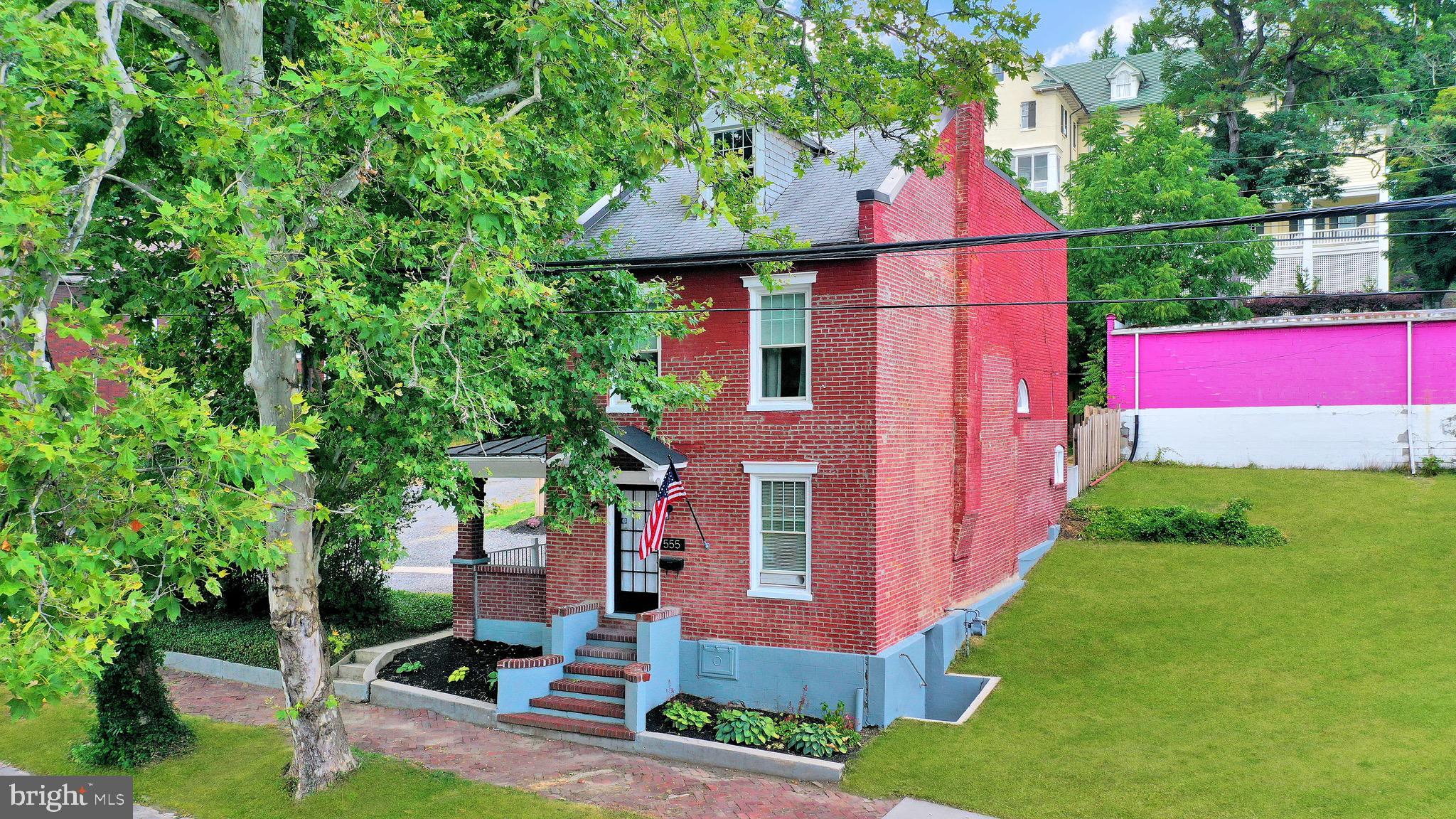 555 GREENE STREET