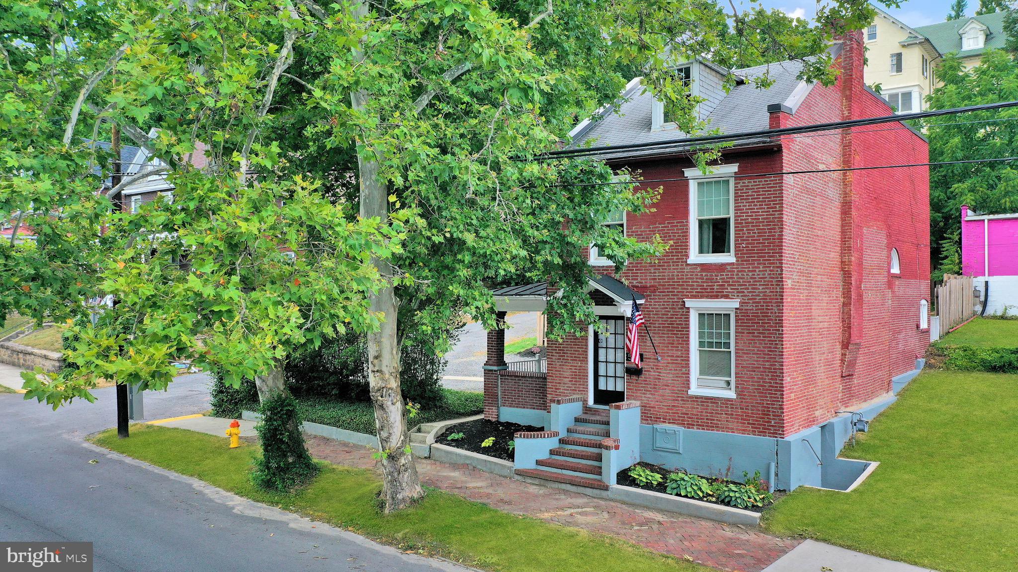 555 GREENE STREET