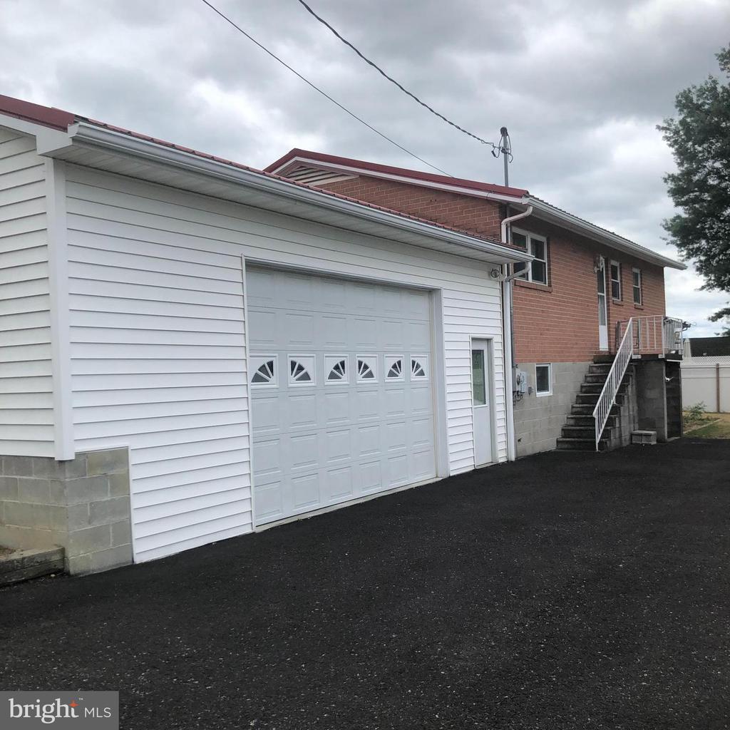 401 WEMPE DRIVE