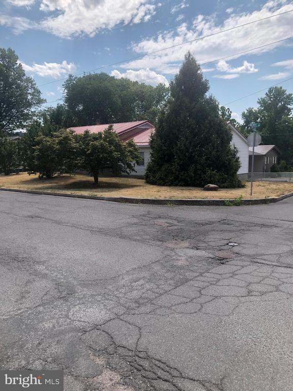 401 WEMPE DRIVE