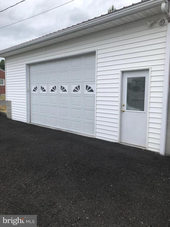 401 WEMPE DRIVE