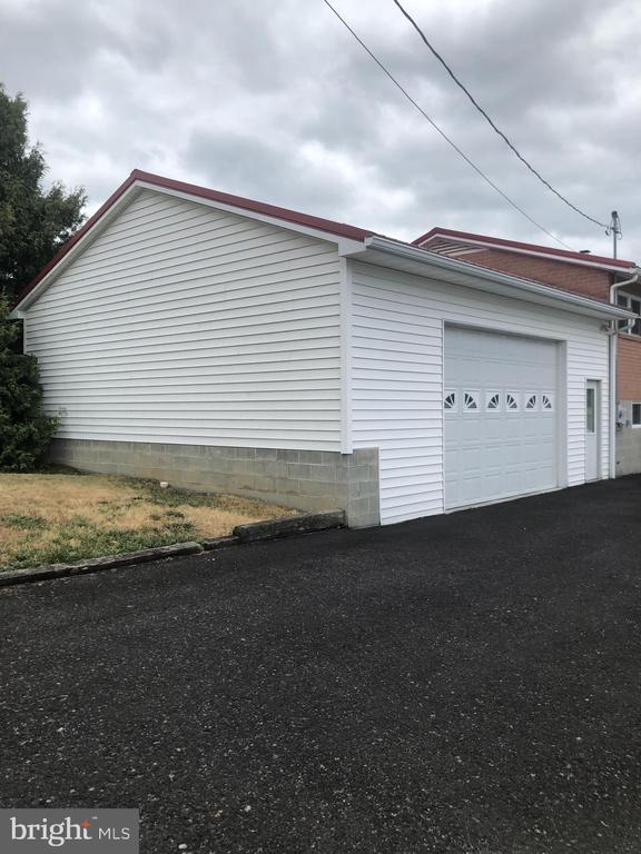401 WEMPE DRIVE