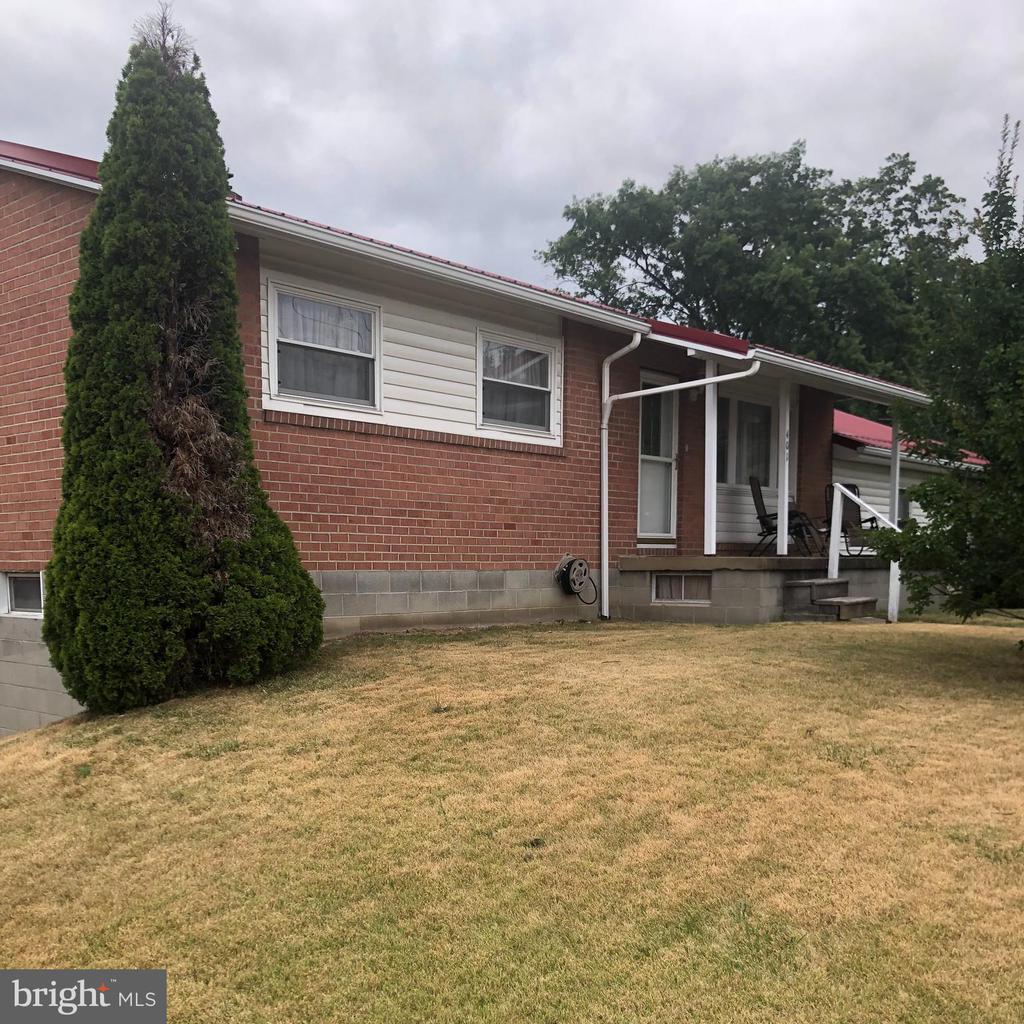 401 WEMPE DRIVE