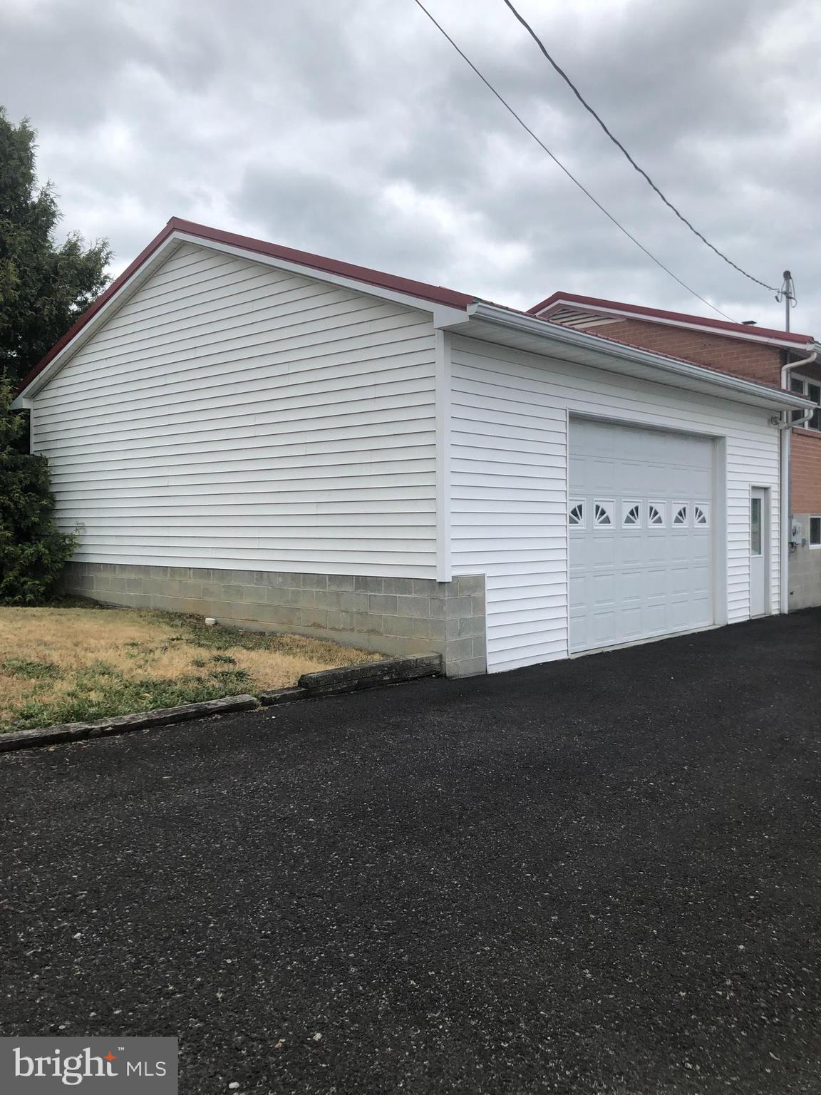 401 WEMPE DRIVE