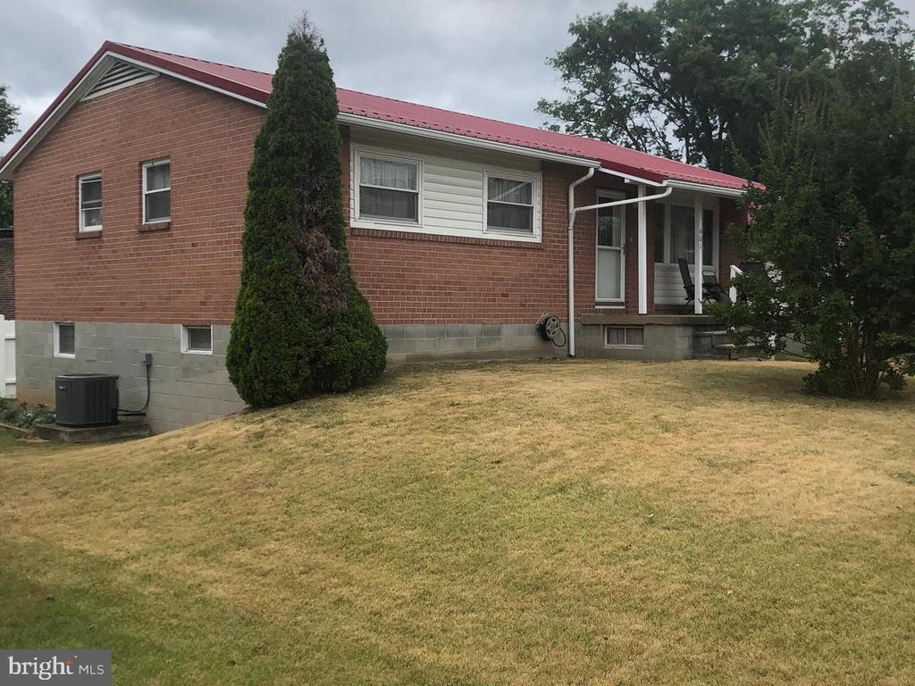 401 WEMPE DRIVE