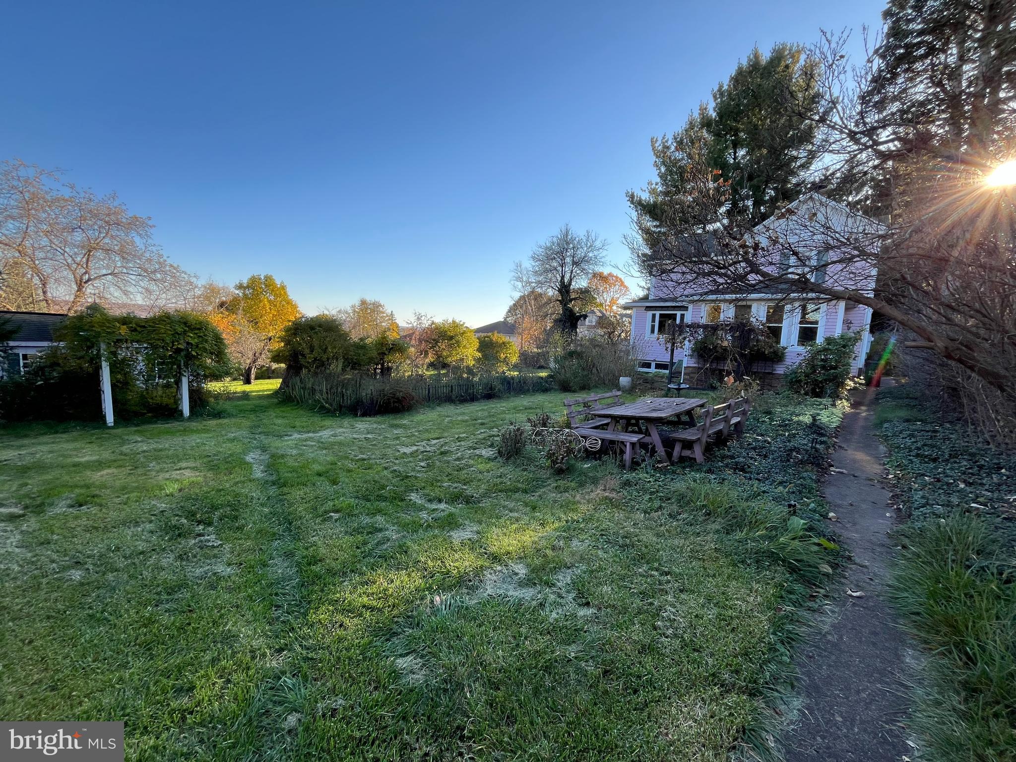 131 W COLLEGE AVENUE