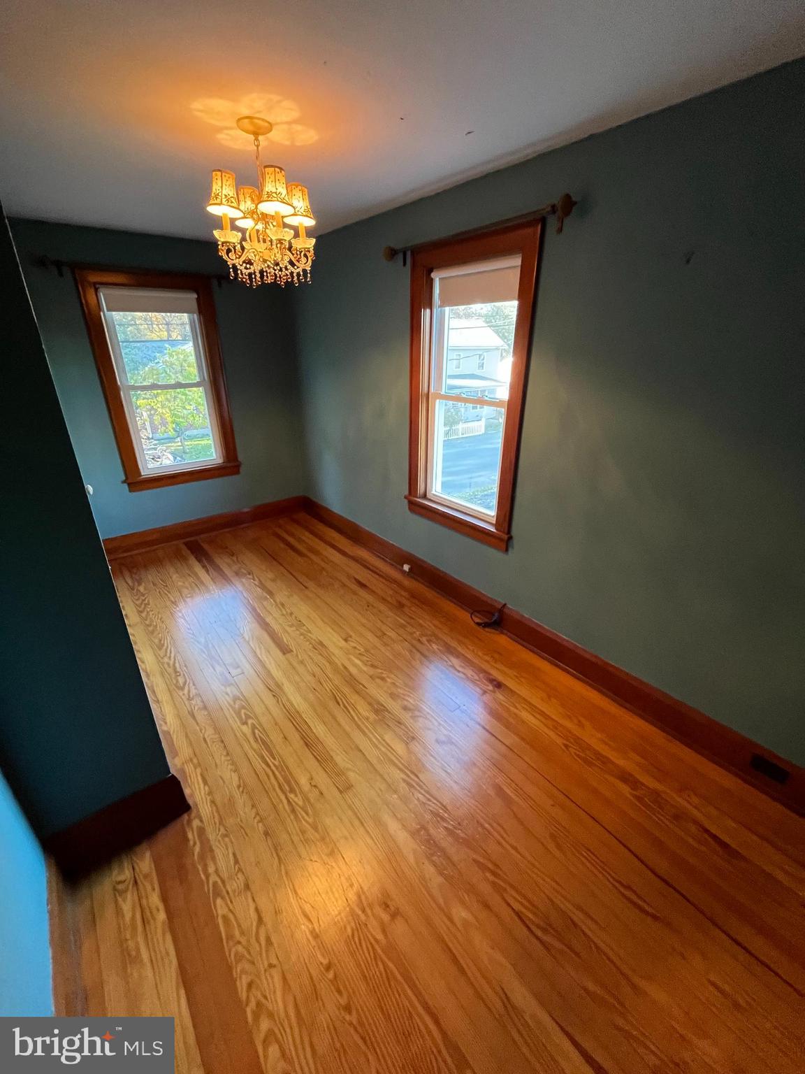131 W COLLEGE AVENUE