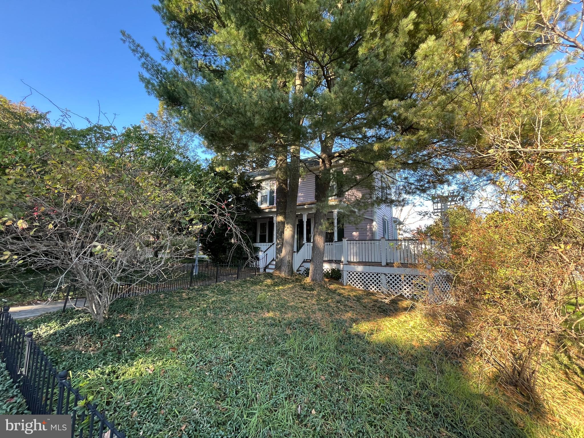 131 W COLLEGE AVENUE