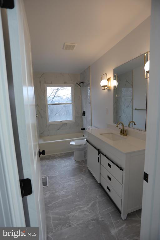 12231 UPPER GEORGES CREEK ROAD SW