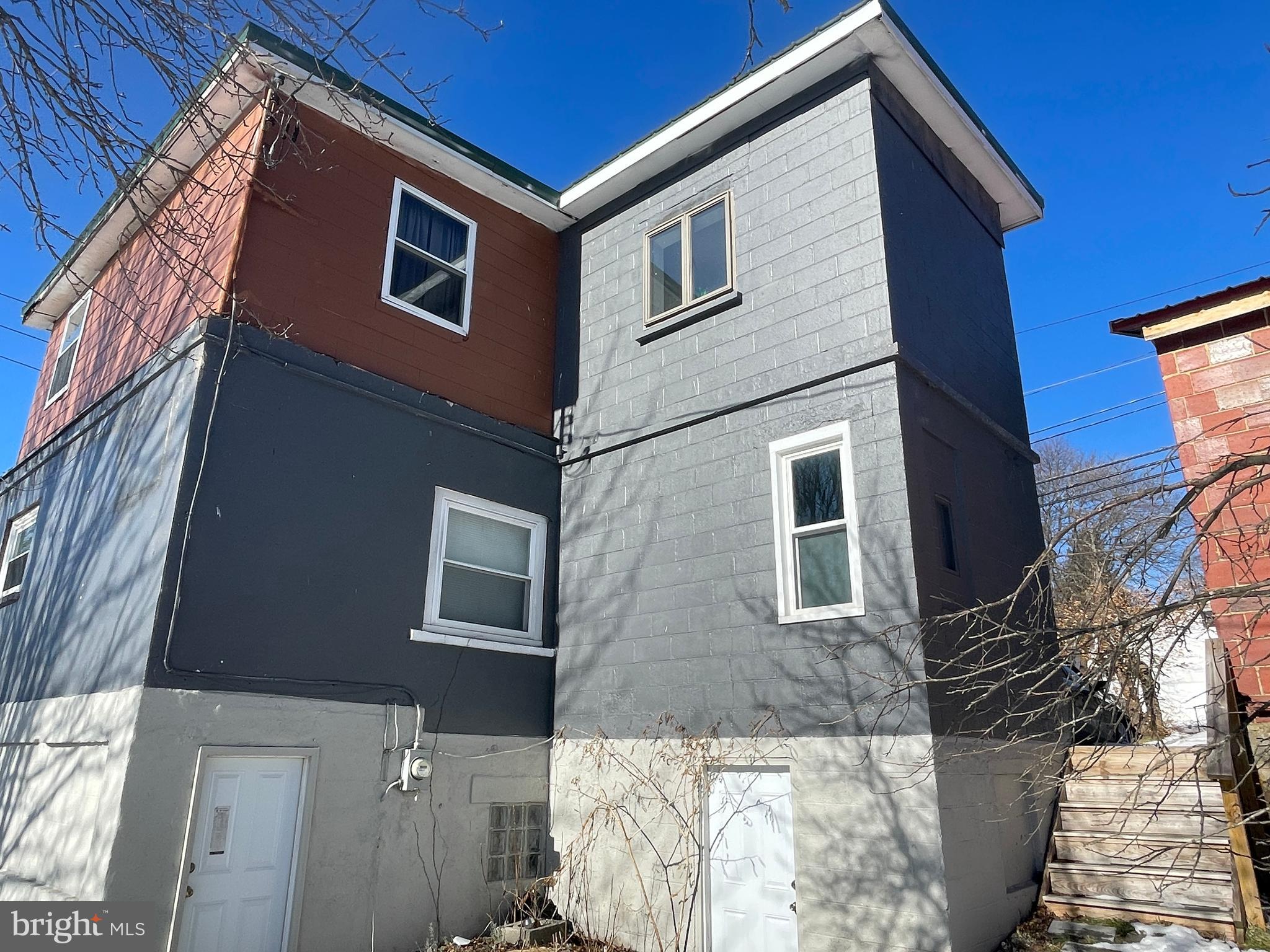 180 E MECHANIC STREET