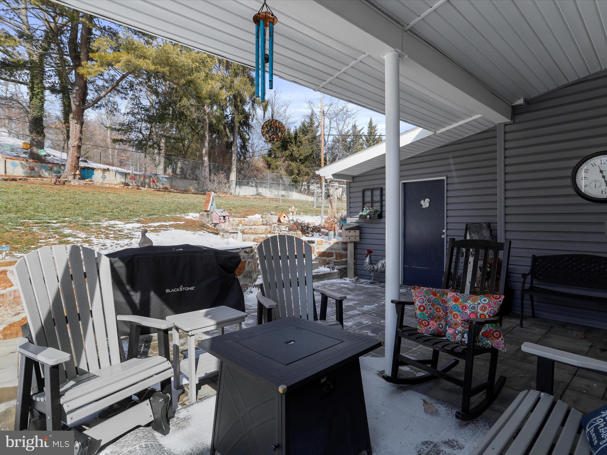 1061 LONGWOOD AVENUE