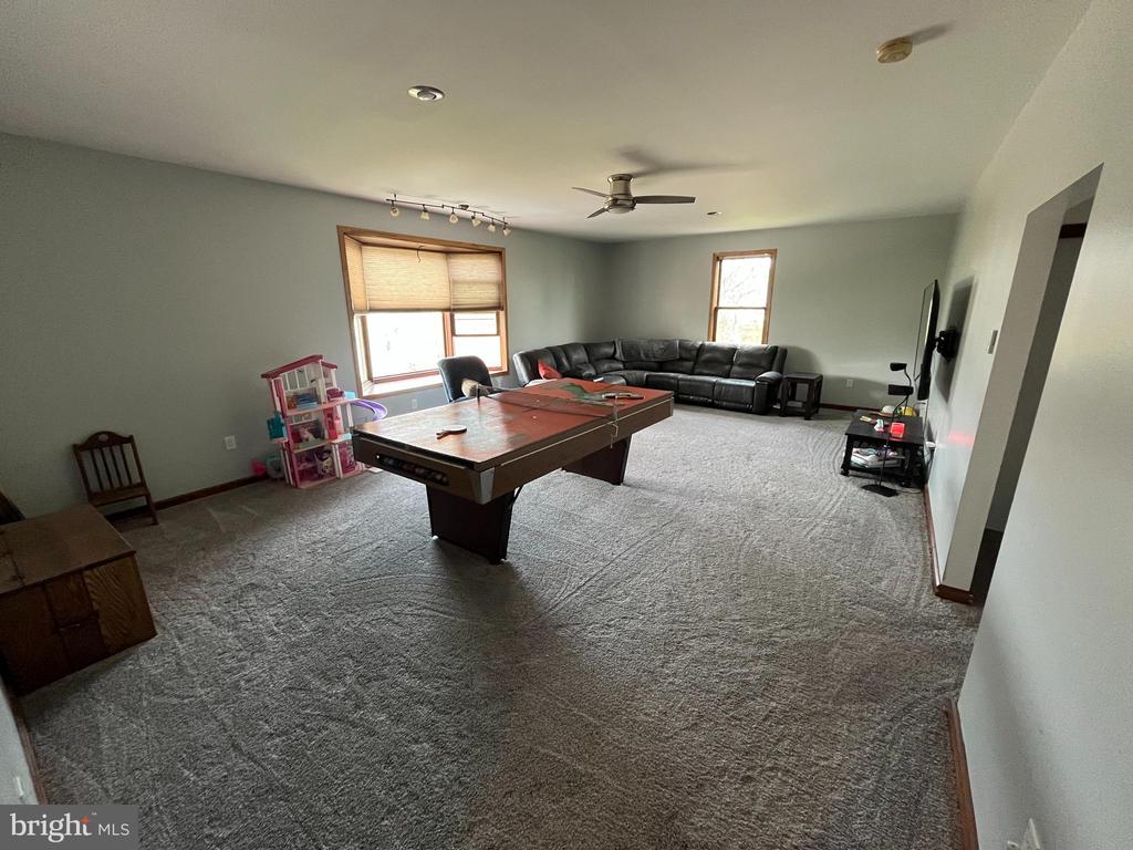 121 BRADDOCK HEIGHTS