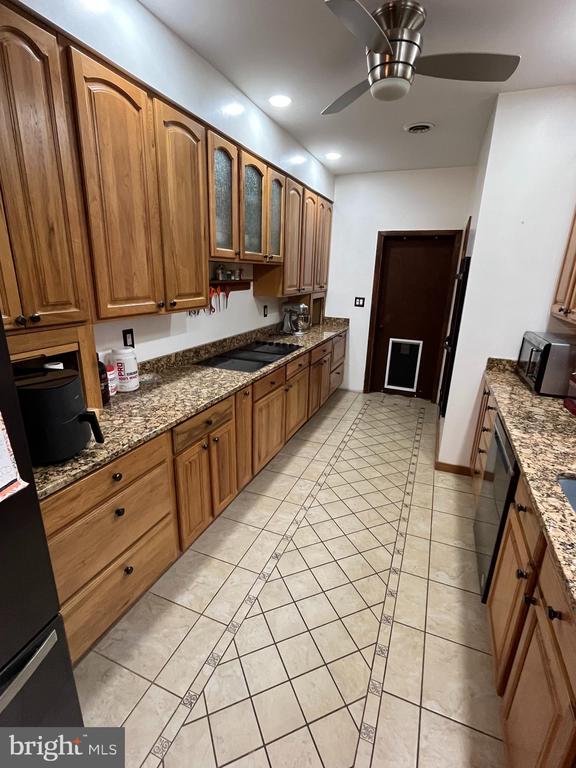 121 BRADDOCK HEIGHTS