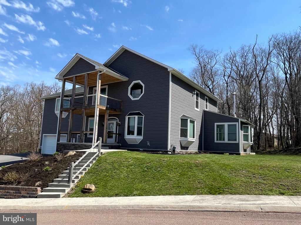 121 BRADDOCK HEIGHTS