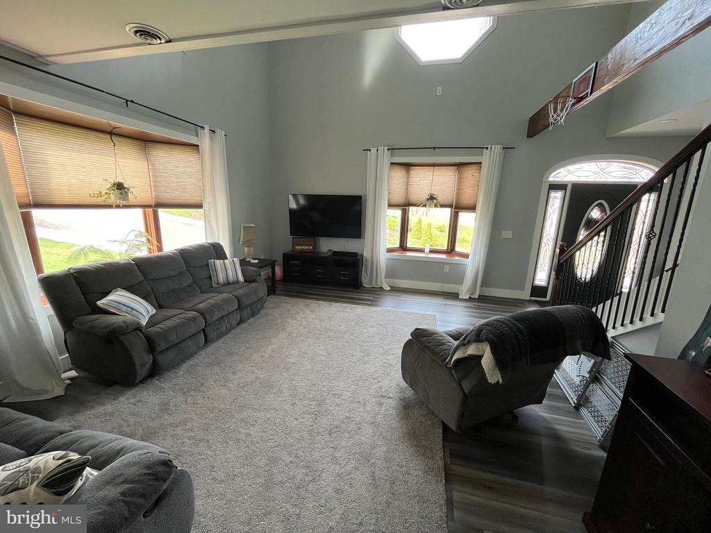 121 BRADDOCK HEIGHTS