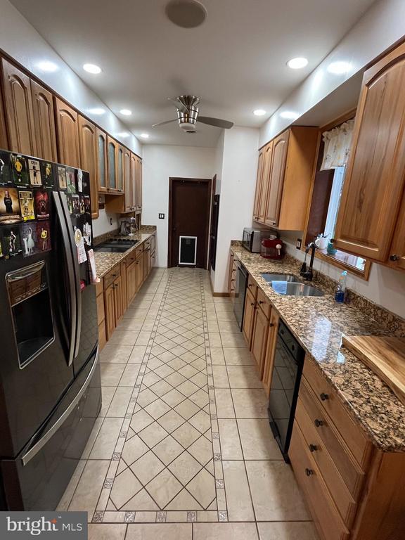 121 BRADDOCK HEIGHTS