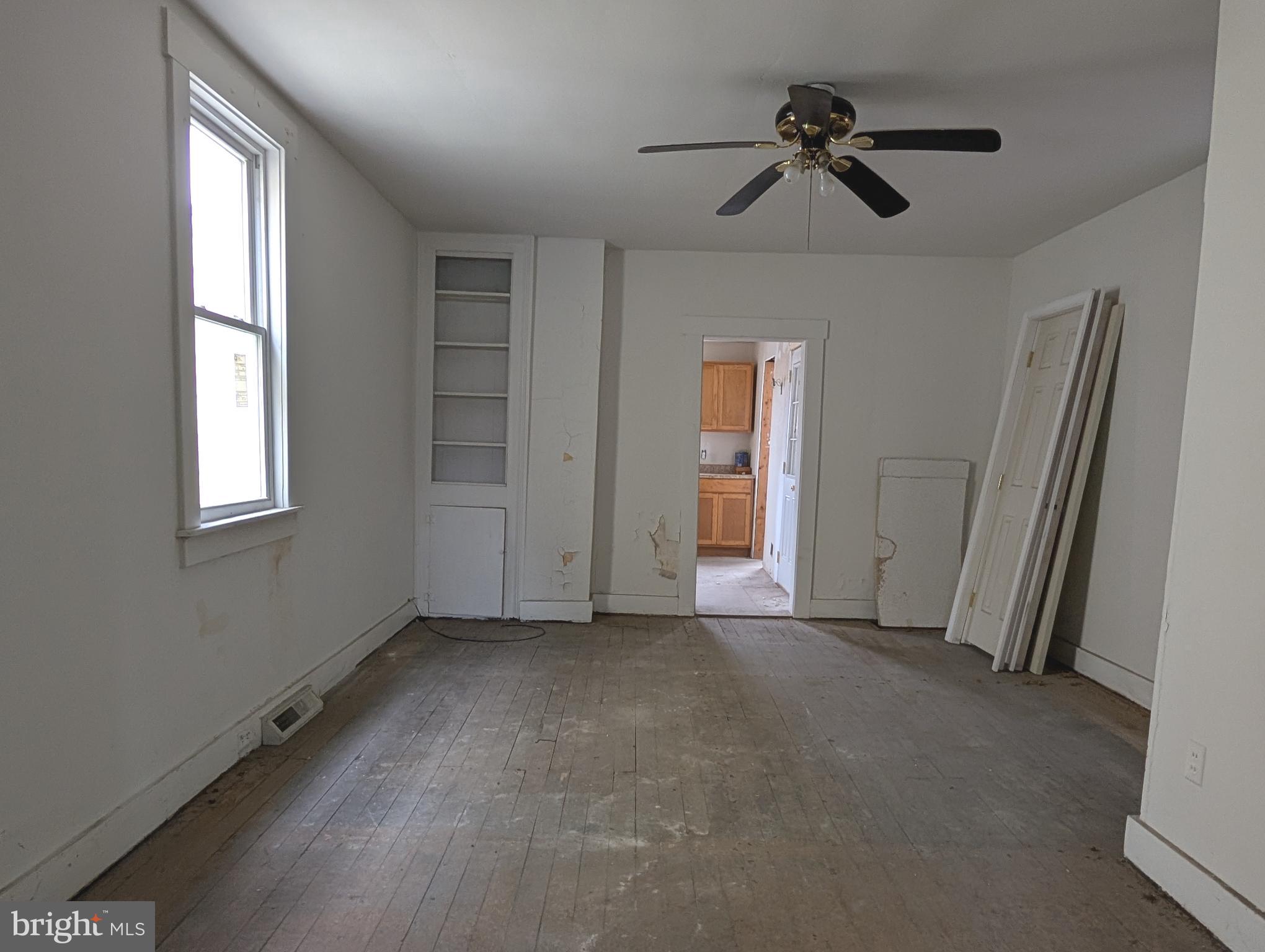 319 RACE STREET
