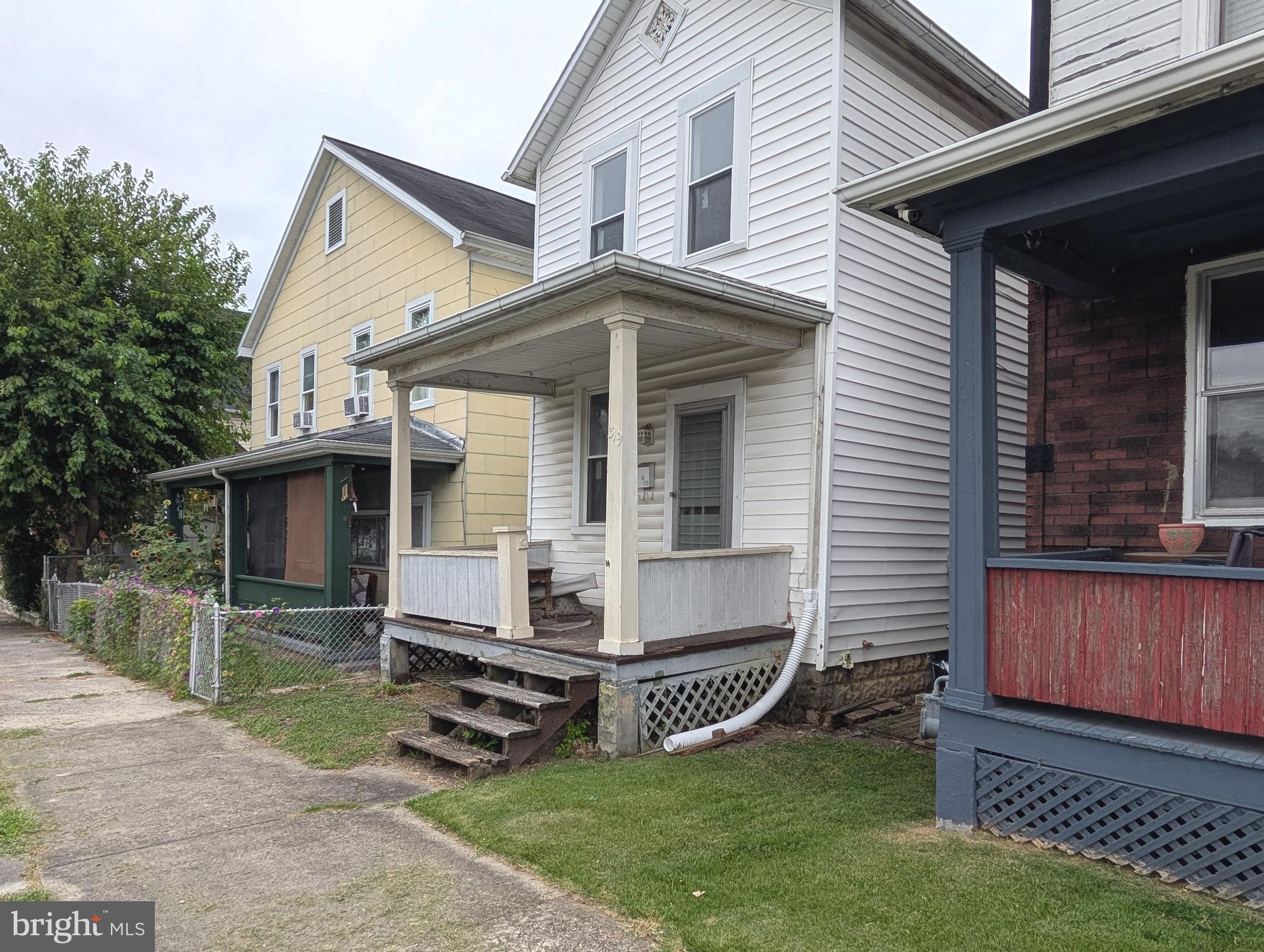 319 RACE STREET