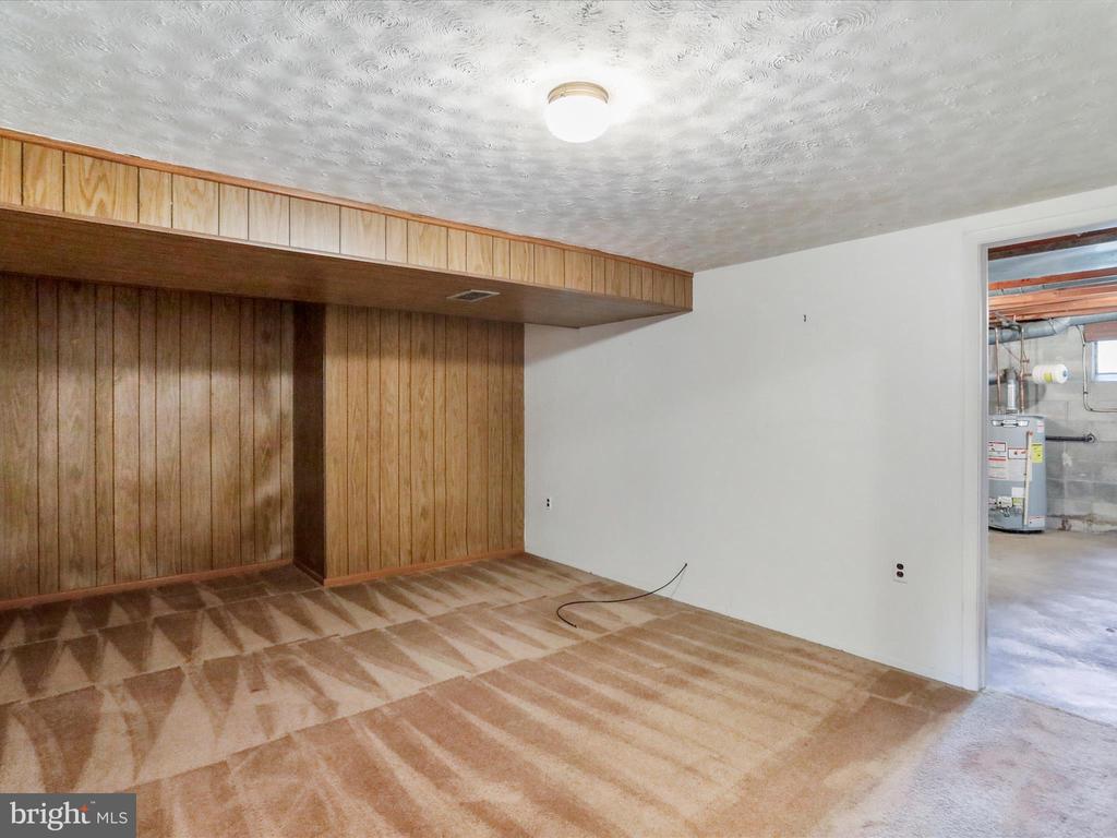 807 VALLEY VIEW DRIVE