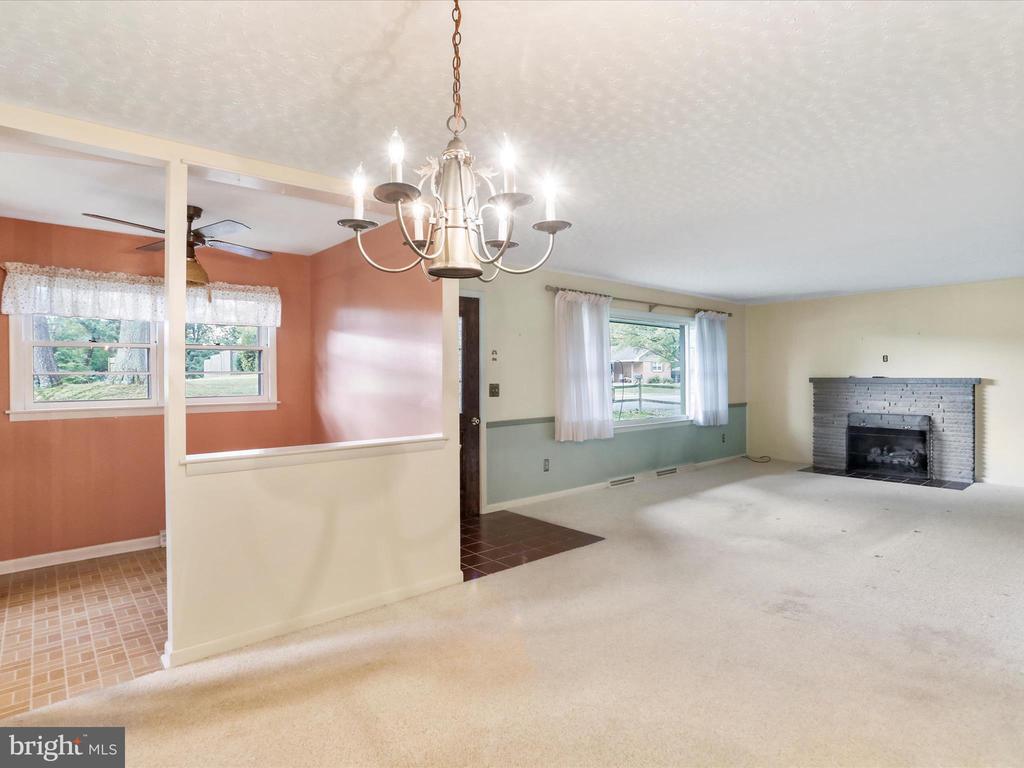 807 VALLEY VIEW DRIVE
