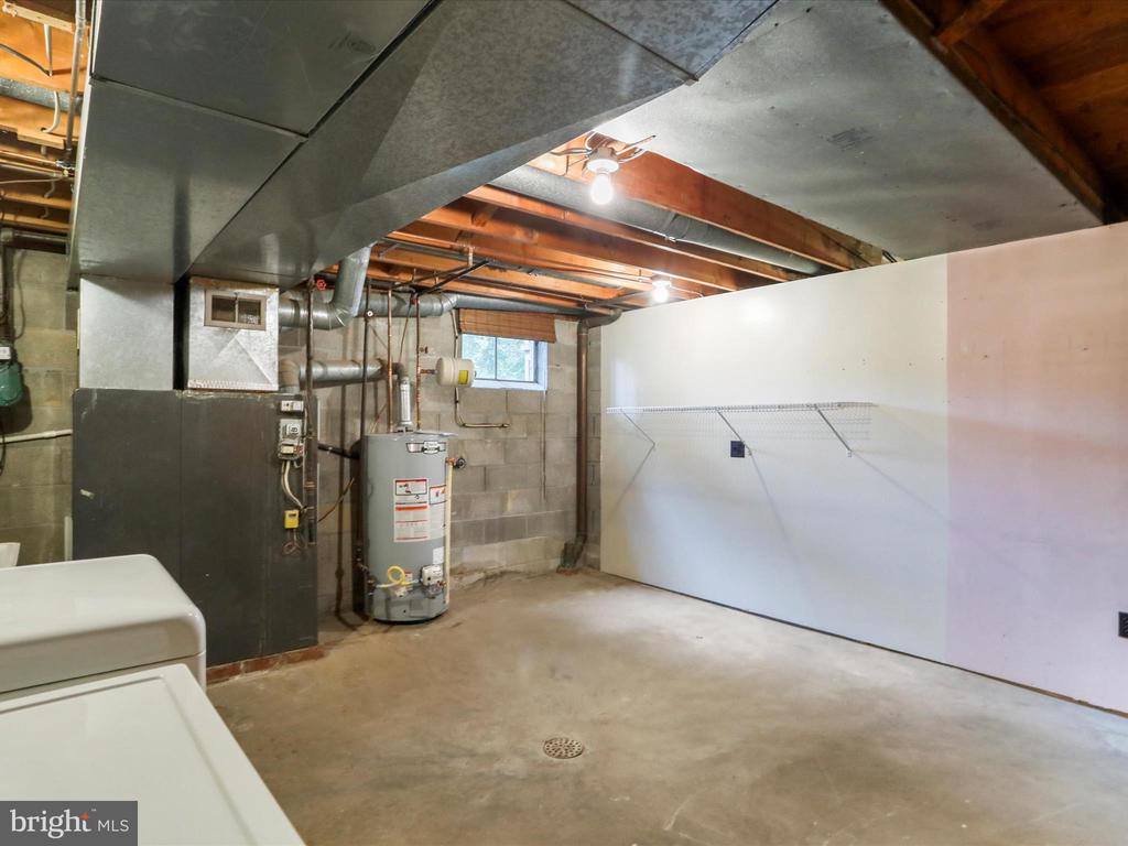 807 VALLEY VIEW DRIVE