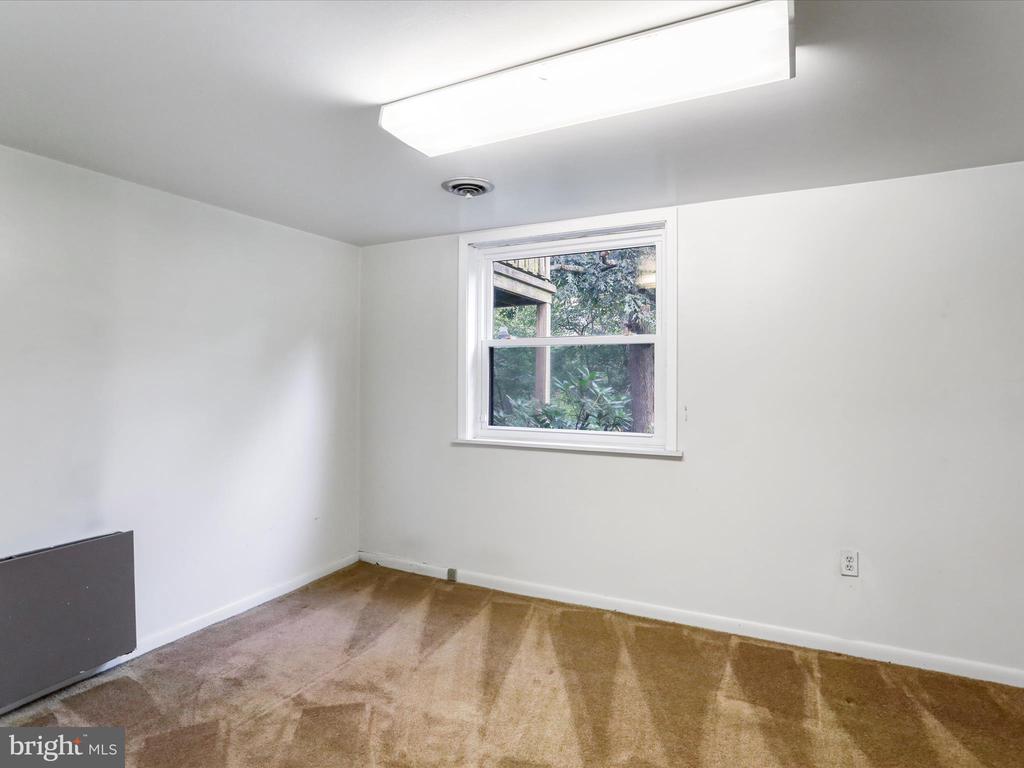 807 VALLEY VIEW DRIVE