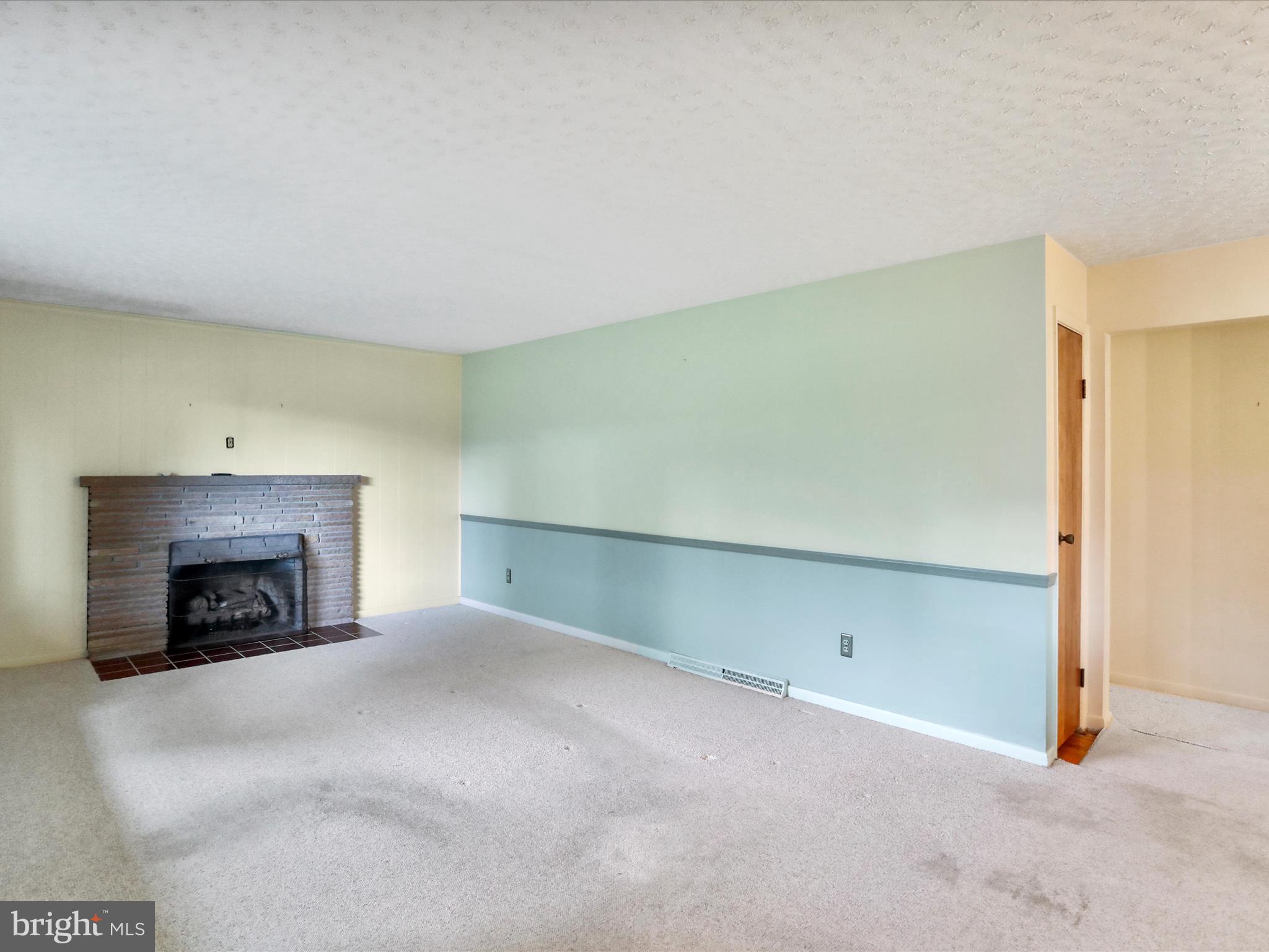 807 VALLEY VIEW DRIVE
