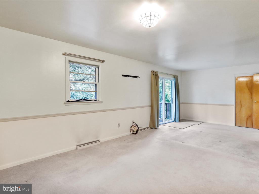 807 VALLEY VIEW DRIVE