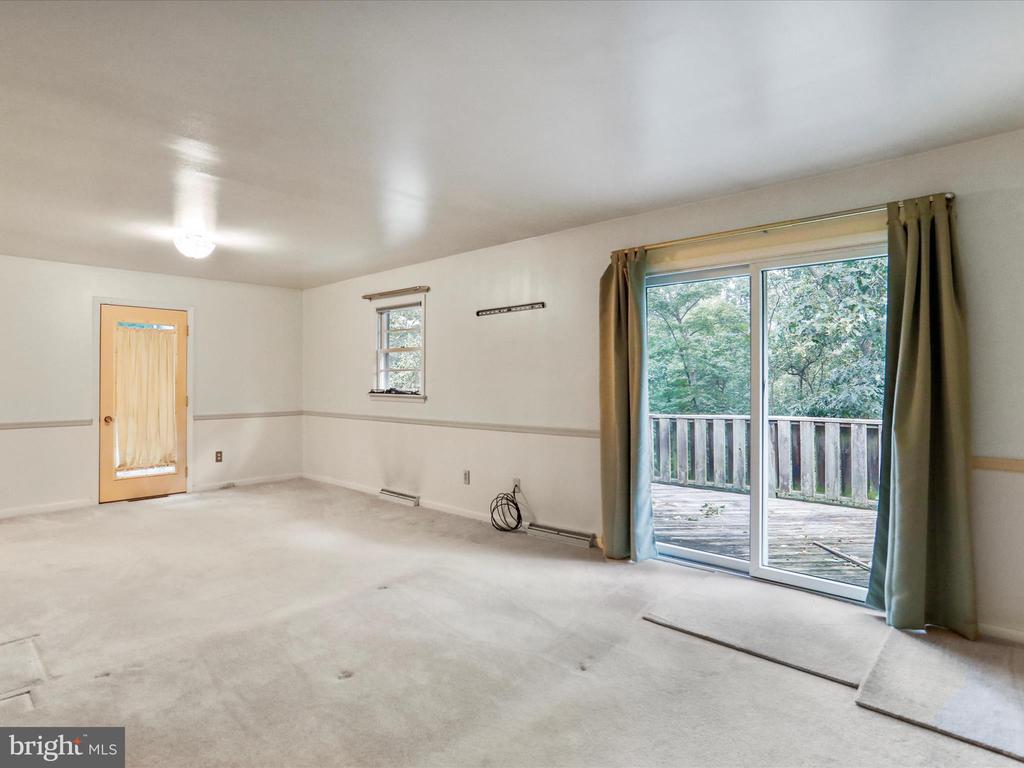 807 VALLEY VIEW DRIVE