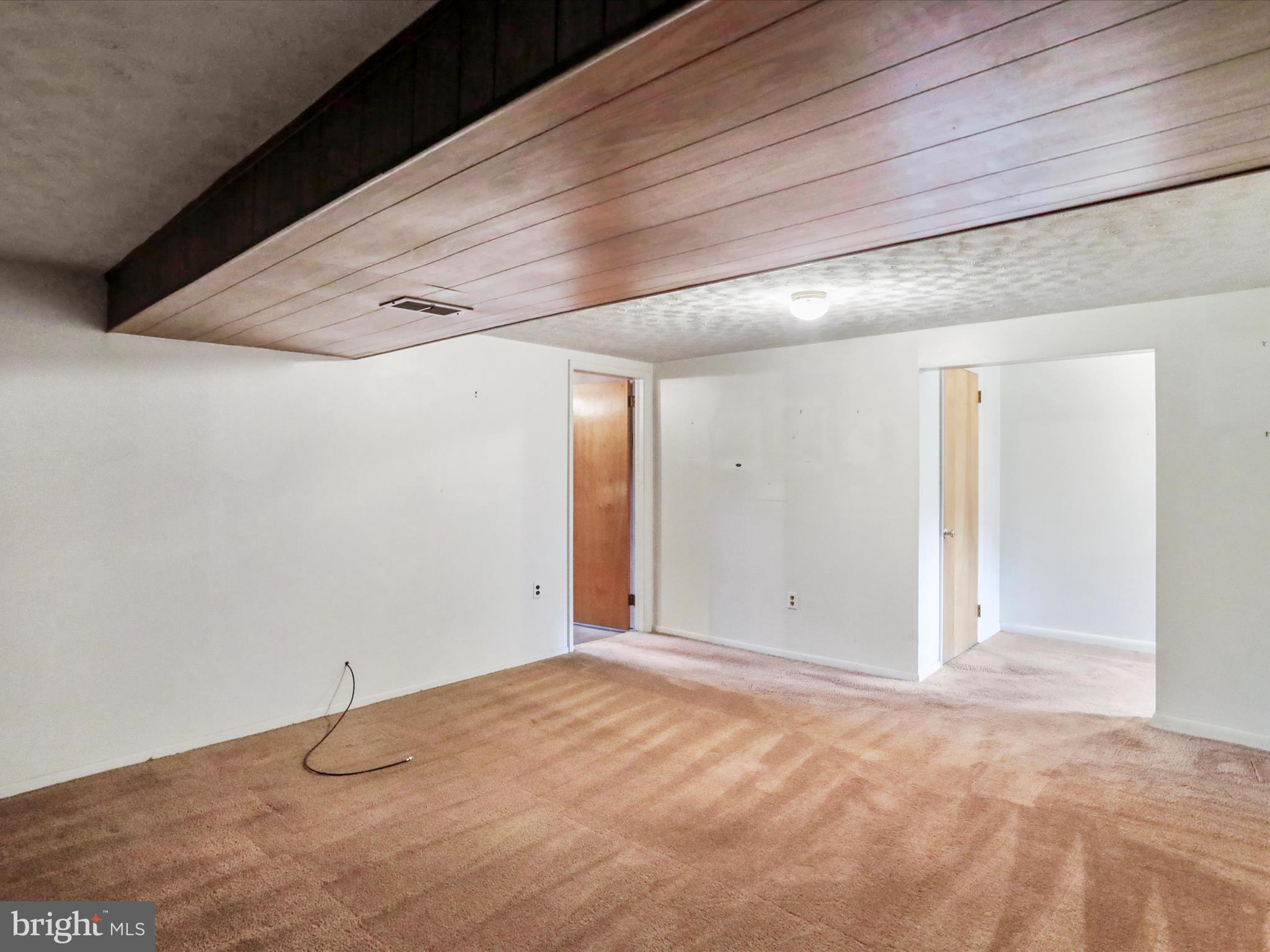 807 VALLEY VIEW DRIVE