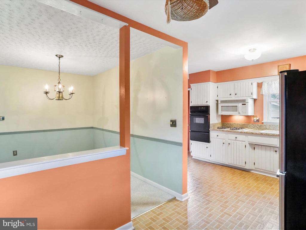 807 VALLEY VIEW DRIVE