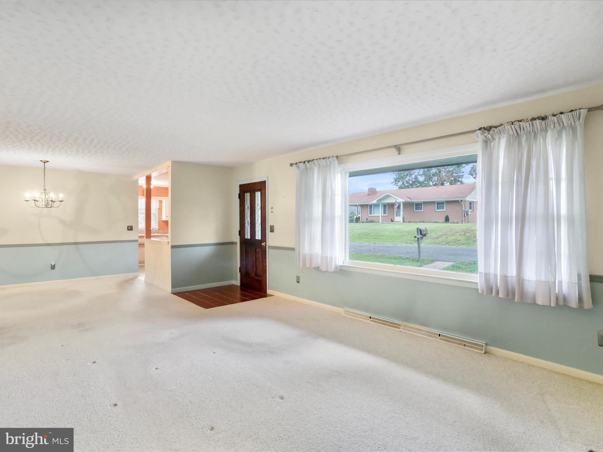 807 VALLEY VIEW DRIVE